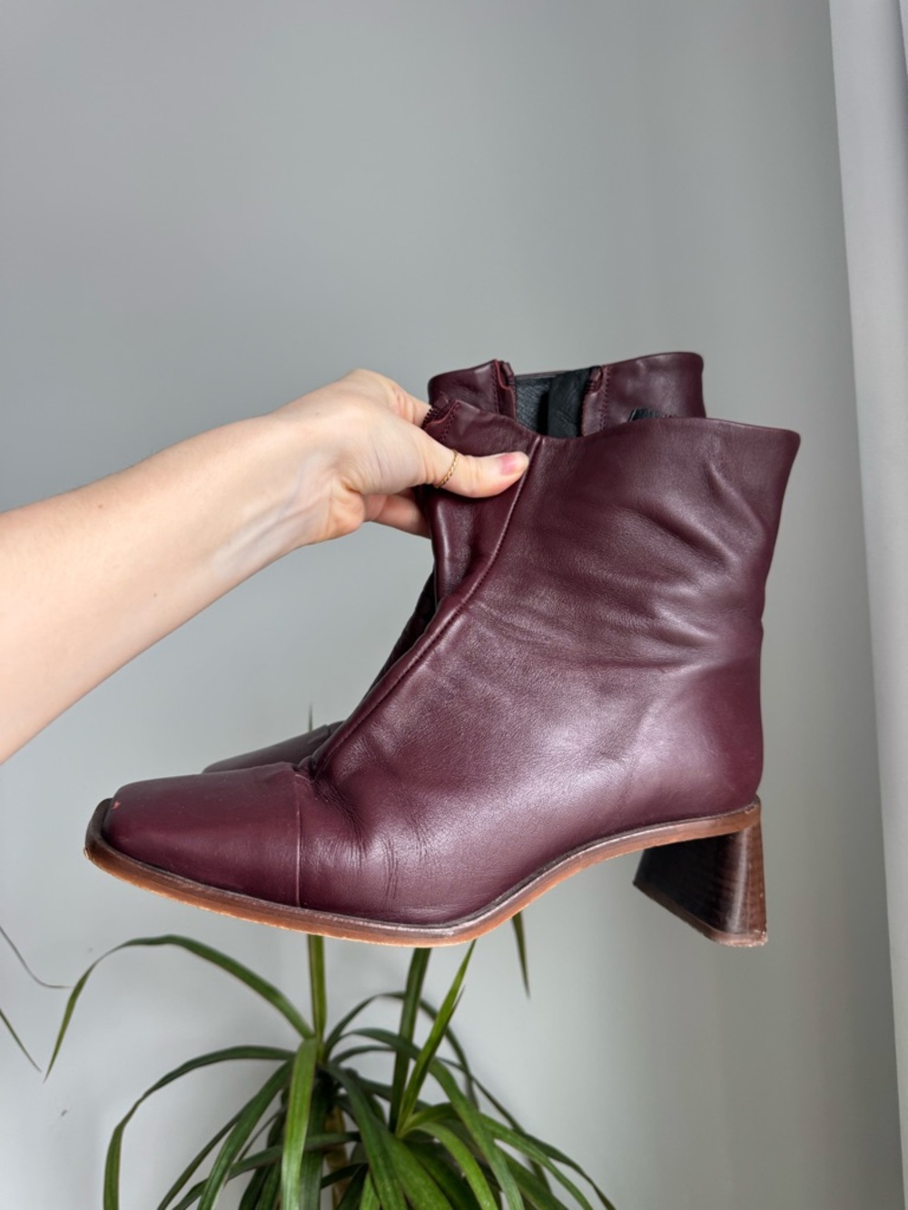 L’Intervalle Women's Burgundy Leather Ankle Boots
